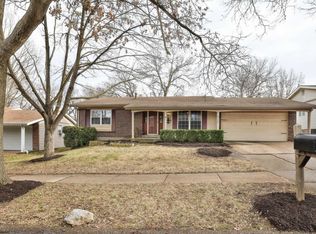 543 Golfwood Dr, Ballwin, MO