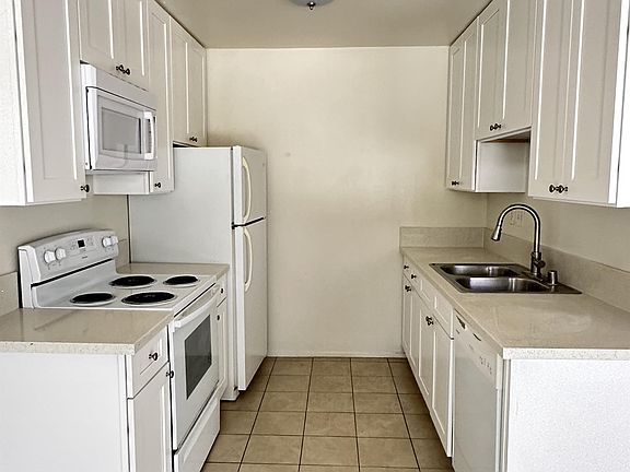 5th image of 4978 Niagara Ave #8