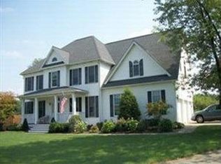 22 Bernett Dr, Fredonia, NY 14063