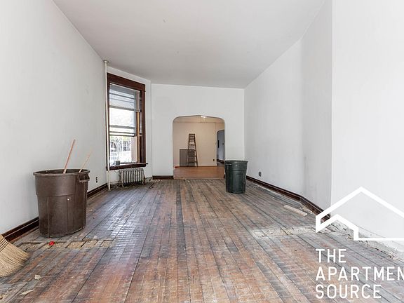 3rd image of 970 W Cuyler Ave #0smvjr37c