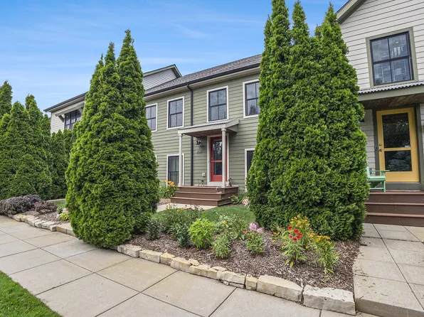 2137 New Town Dr NE, Grand Rapids, MI 49525