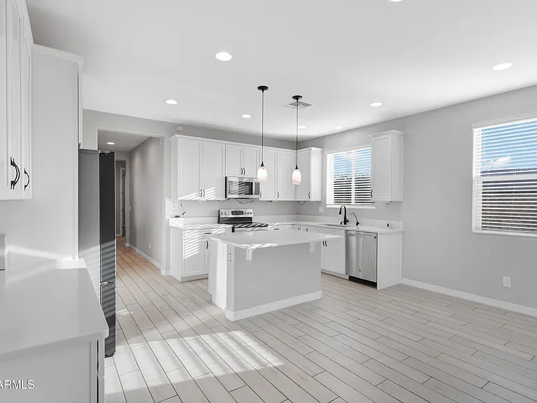 24194 W Whyman Ave — Photo 29