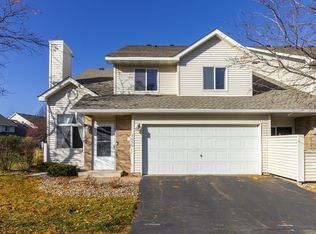 7050 49th St N, Oakdale, MN 55128