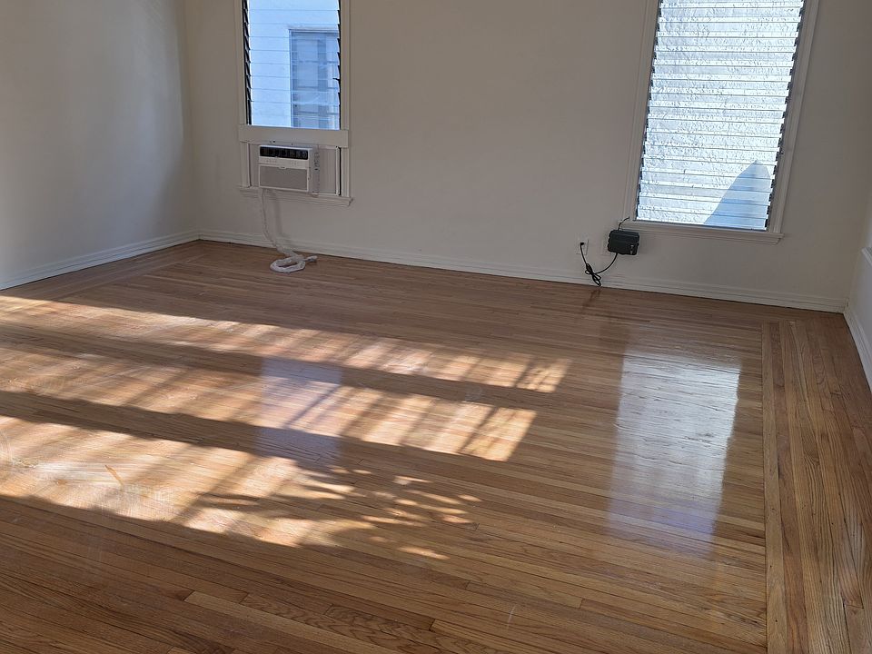 Living room North side