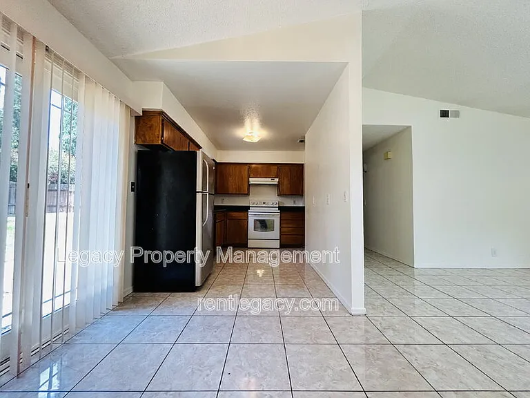 3609 Huntsman Dr — Photo 6