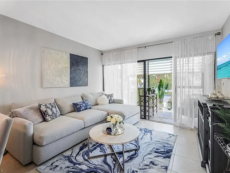 807 River Point Dr #102D — Photo 4