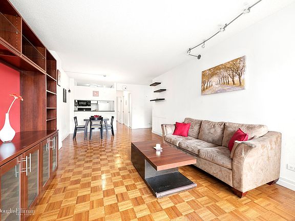 3rd image of 127 E 30th St APT 8D