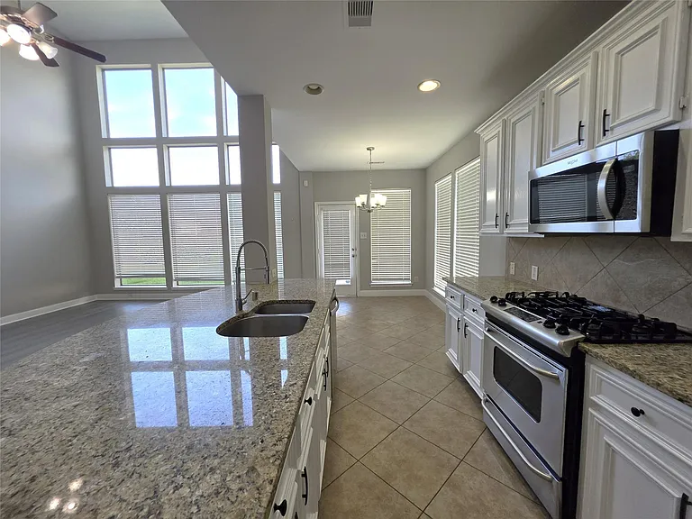 2813 Arbor Brook Ln — Photo 12
