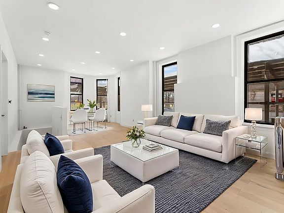 3rd image of 161 Prospect Park W APT 1R