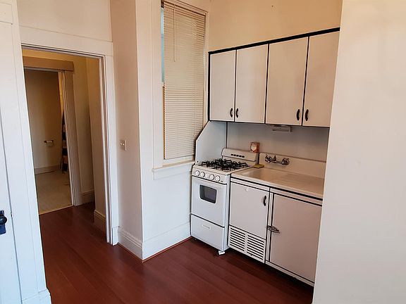 2nd image of 318 Brady St APT 7