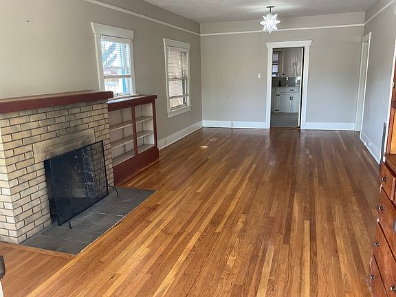 4th image of 1110 E 9th St #1