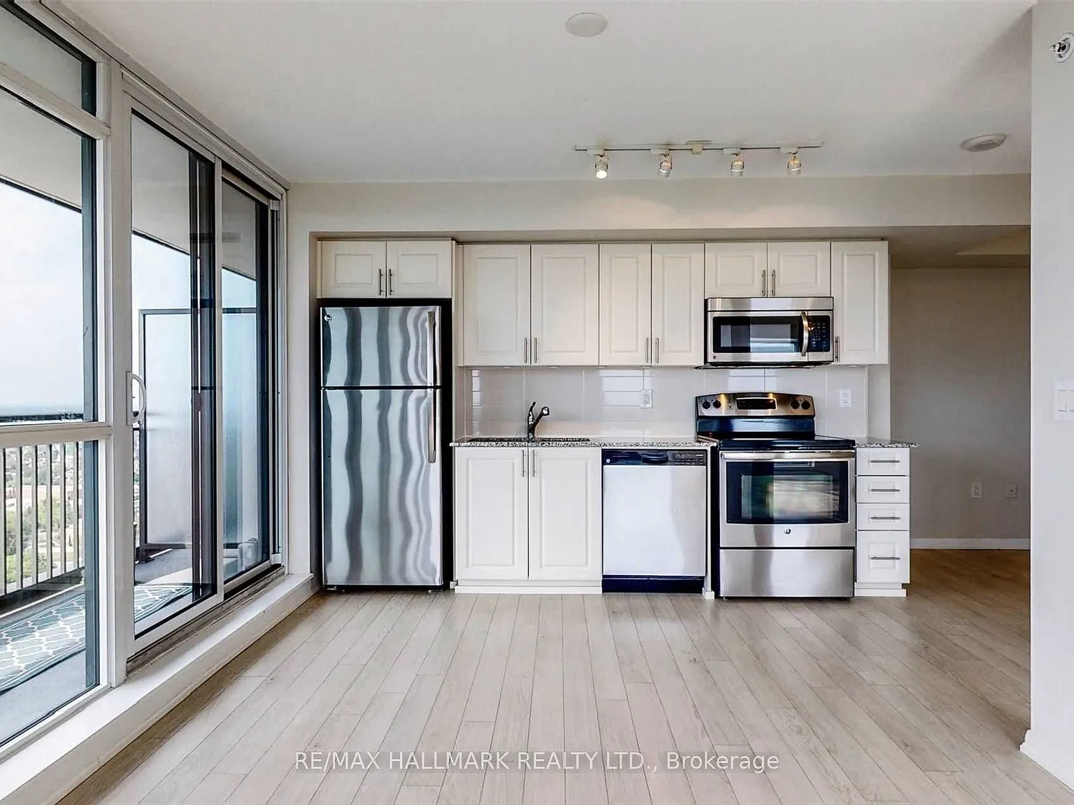 2 bed, $2,400 — Photo 3