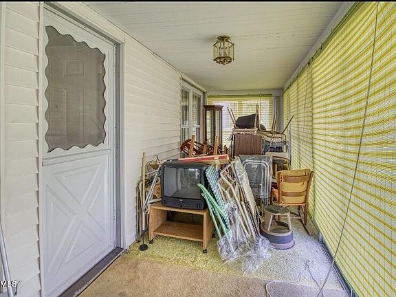 4th image of 506 W 4th Ave