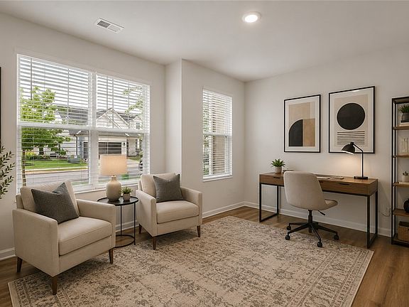 5th image of 8 Leander Dr