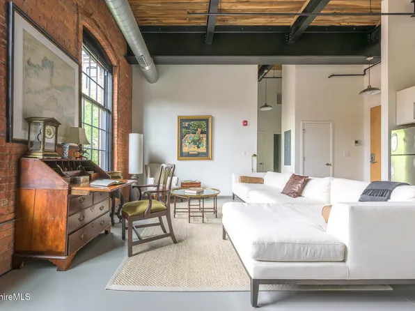 160 Water St #210, Williamstown, MA 01267