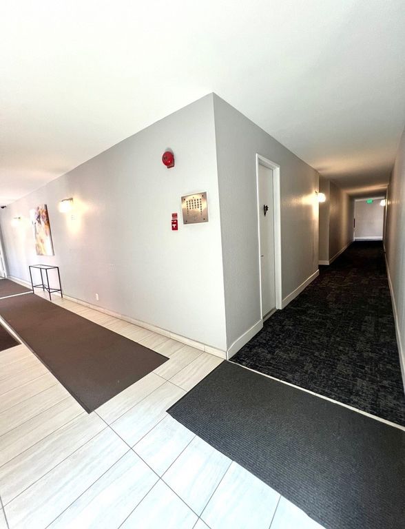 700 S Lake Ave APT 111, Pasadena, CA - More