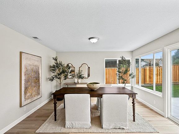 4th image of 242 Vineyard Dr