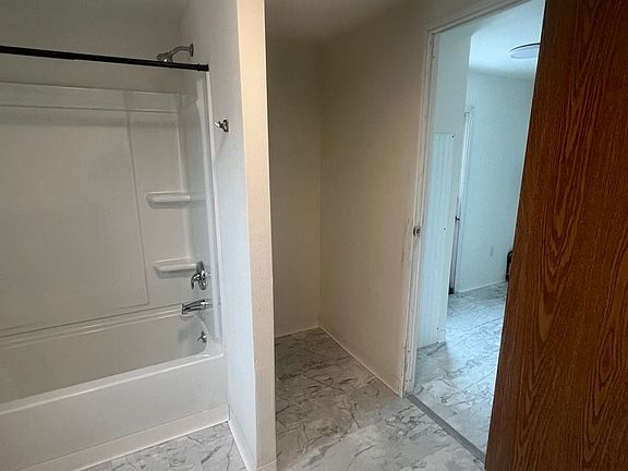 3rd image of 4139 Arden Ave Unit 2