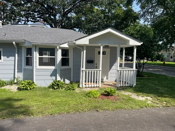 418 Midway Dr, Mundelein, IL 60060