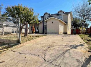 2815 Diaz St, Laredo, TX 78043