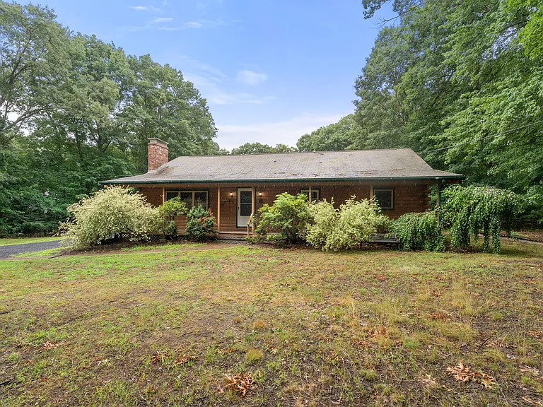 56 Parmenter Ln — Photo 2