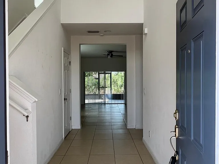 310 Annabelle Way — Photo 2