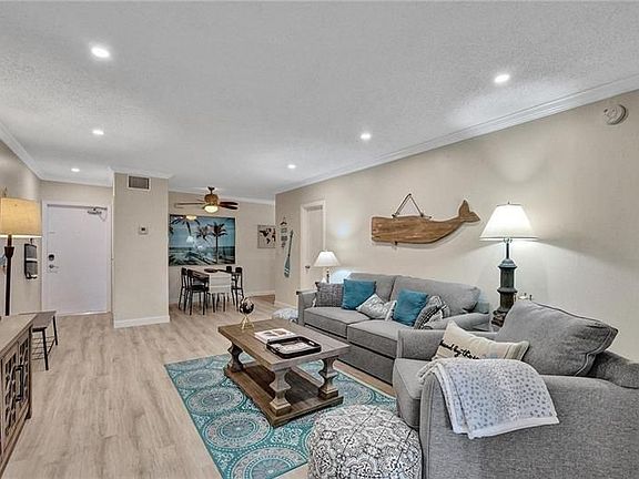 3rd image of 2424 SE 17th St APT 108B