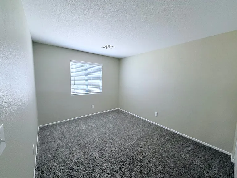 2817 King Michael Ave — Photo 15