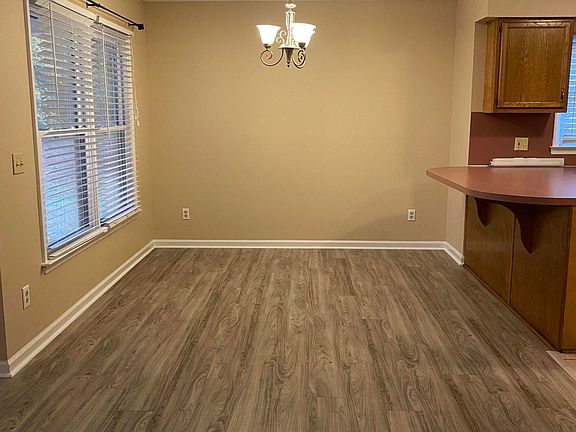 5th image of 101 C W Victoria Ct