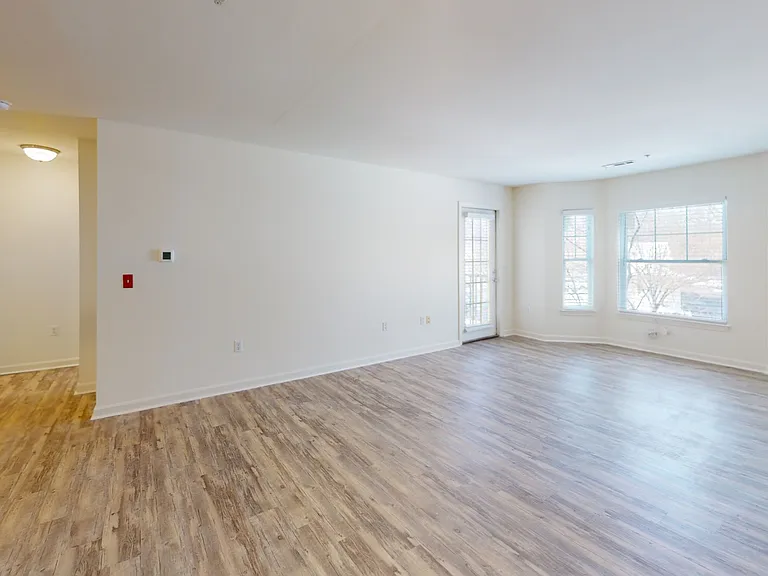 Inwood West — Photo 37