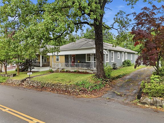 2nd image of 709 Old Dallas Rd
