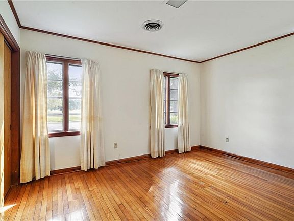 2nd image of 7312 Amber St