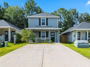 16842 N Marie Village Dr, Conroe, TX 77306