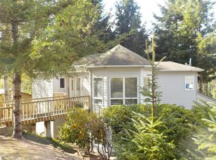 850 NE Lakewood Dr, Newport, OR 97365