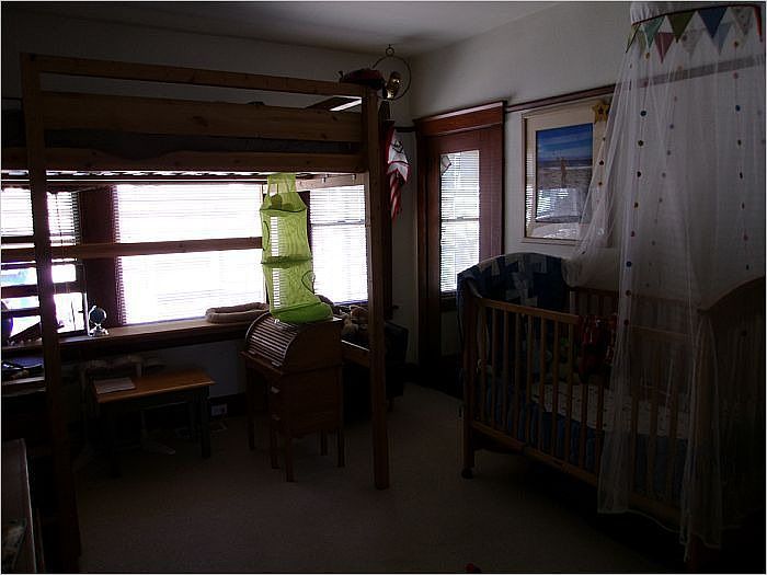 2nd image of 465 W Richmond Ave
