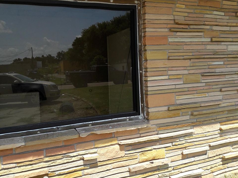 2nd image of 830 10th Ave N