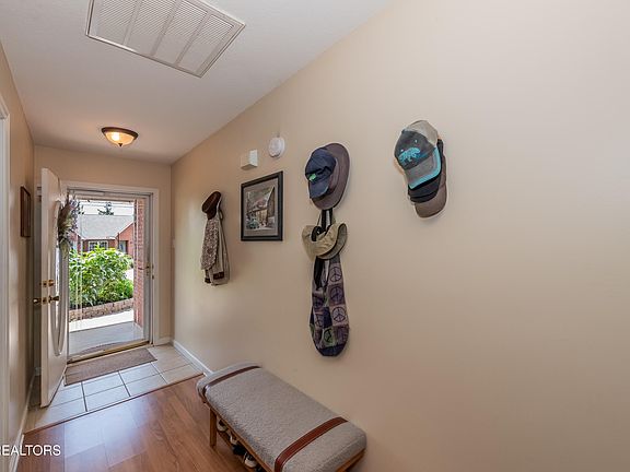 3rd image of 2912 Dominion Dr