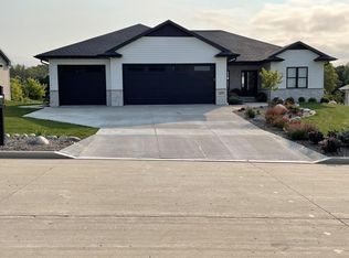 2511 Stoney Brook Ct, Manitowoc, WI 54220