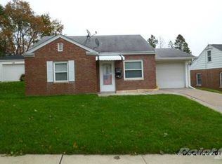 2176 Broadlawn Rd, Dubuque, IA 52001