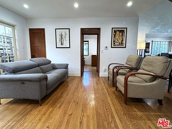 4th image of 17813 Raymer St