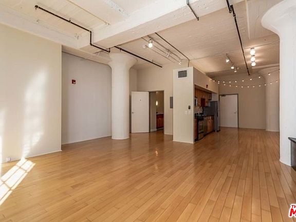 2nd image of 420 S San Pedro St APT 316
