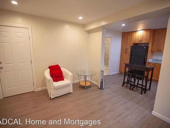 3rd image of 578 Munich St