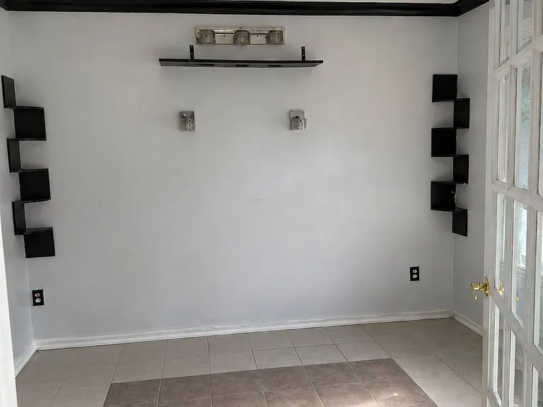 54 Harley Dr #MAIN 2ND FLR — Photo 8