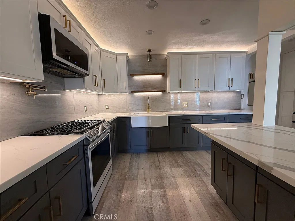 11306 Rosecrans Ave — Photo 4