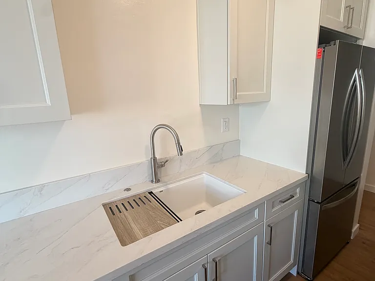 838 6th St #8 — Photo 7