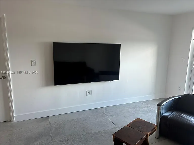 6725 Harding Ave #504 — Photo 16