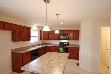 3rd image of 9 Jerri Ct