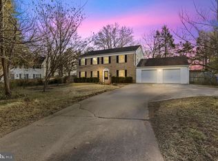 1128 Treeside Ln, Herndon, VA 20170