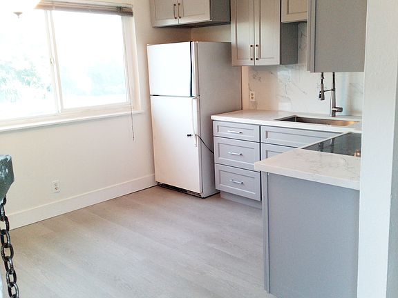 3rd image of 664 Johanna Ave #4