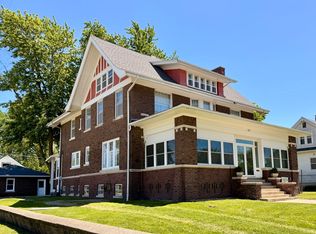 622 N Monroe St, Clinton, IL 61727